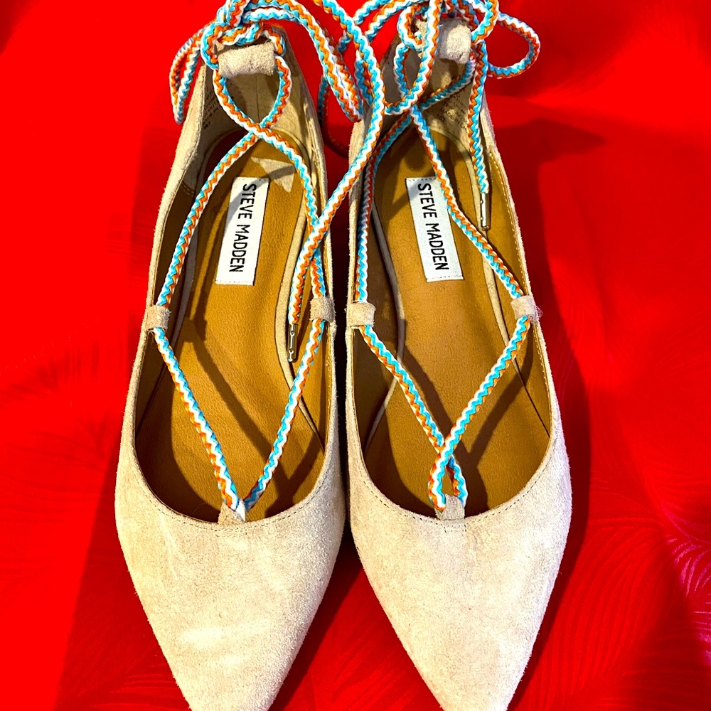 Never warn Steve Madden cream velvet flats